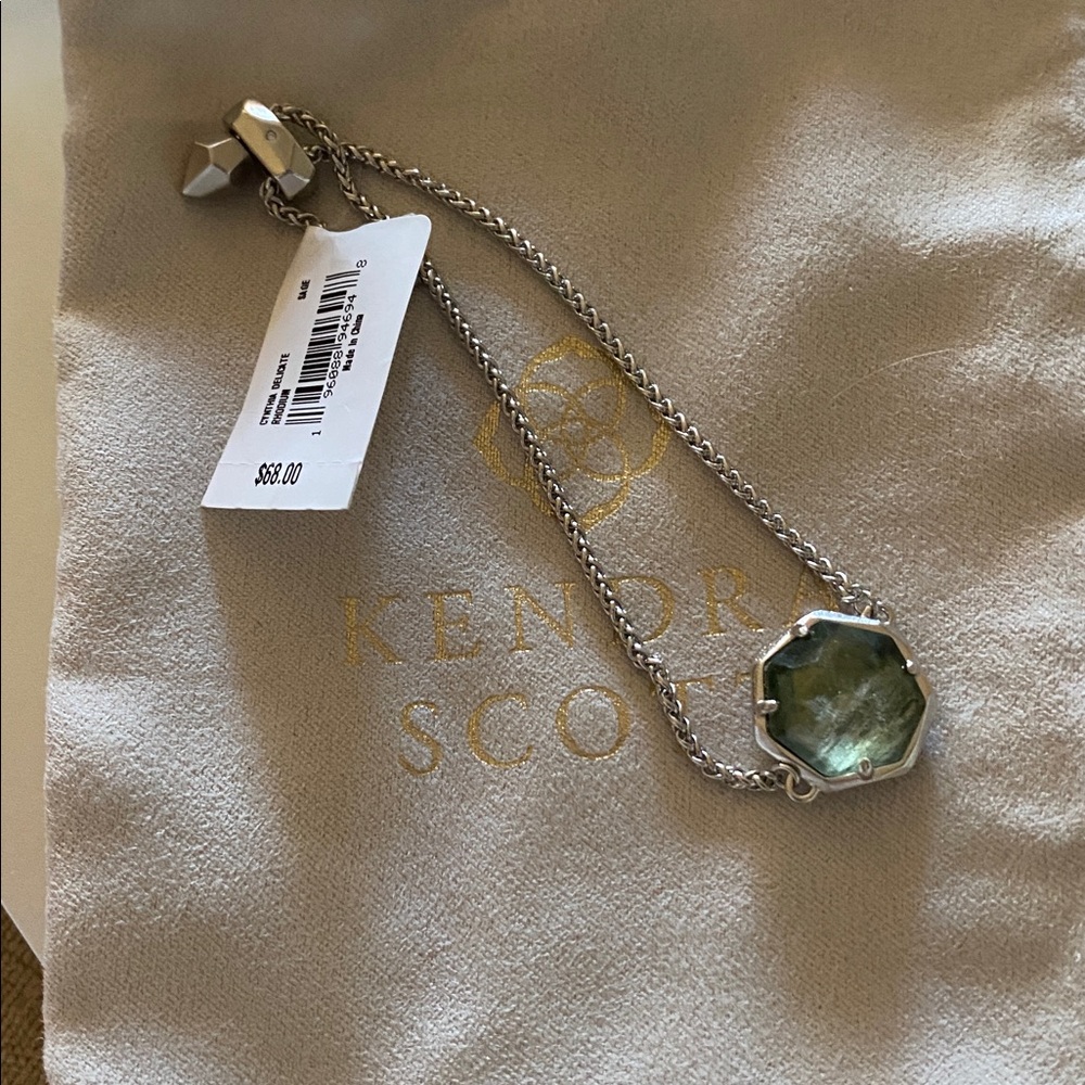 KENDRA SCOTT SLIVER CYNTHIA ADJUSTABLE BRACELET BLACK MOTHER OF PEARL